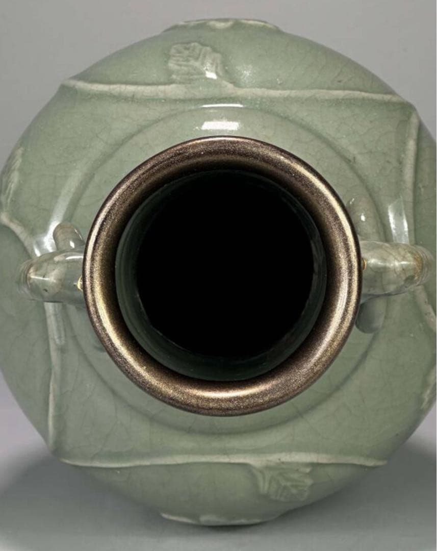 明朝　明時代保証　龍泉窯　花卉文　象耳瓶　口蒔絵塗金継有　骨董品　華道具　唐物