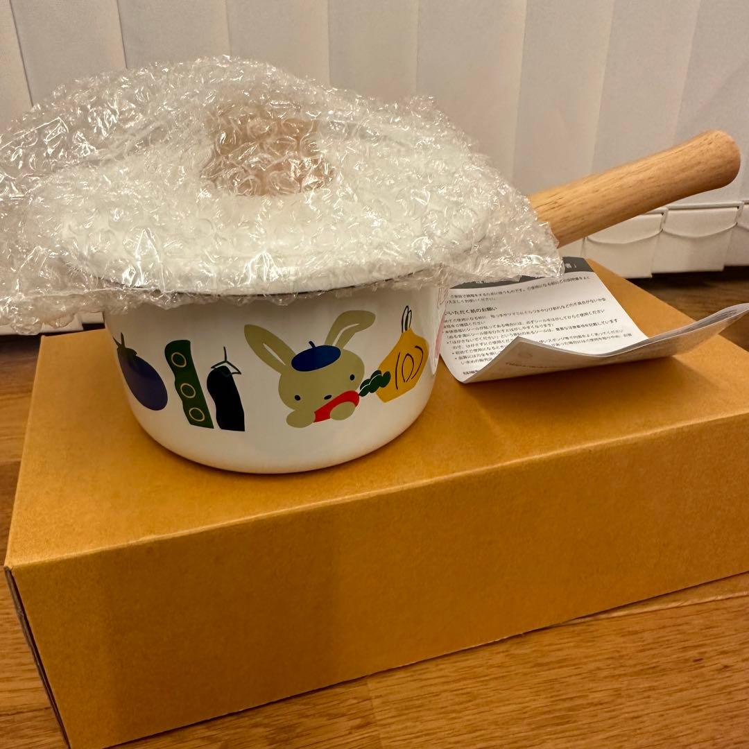 ファミリア　familiar ミルクパン　ホーロー　琺瑯　鍋　片手鍋　くま