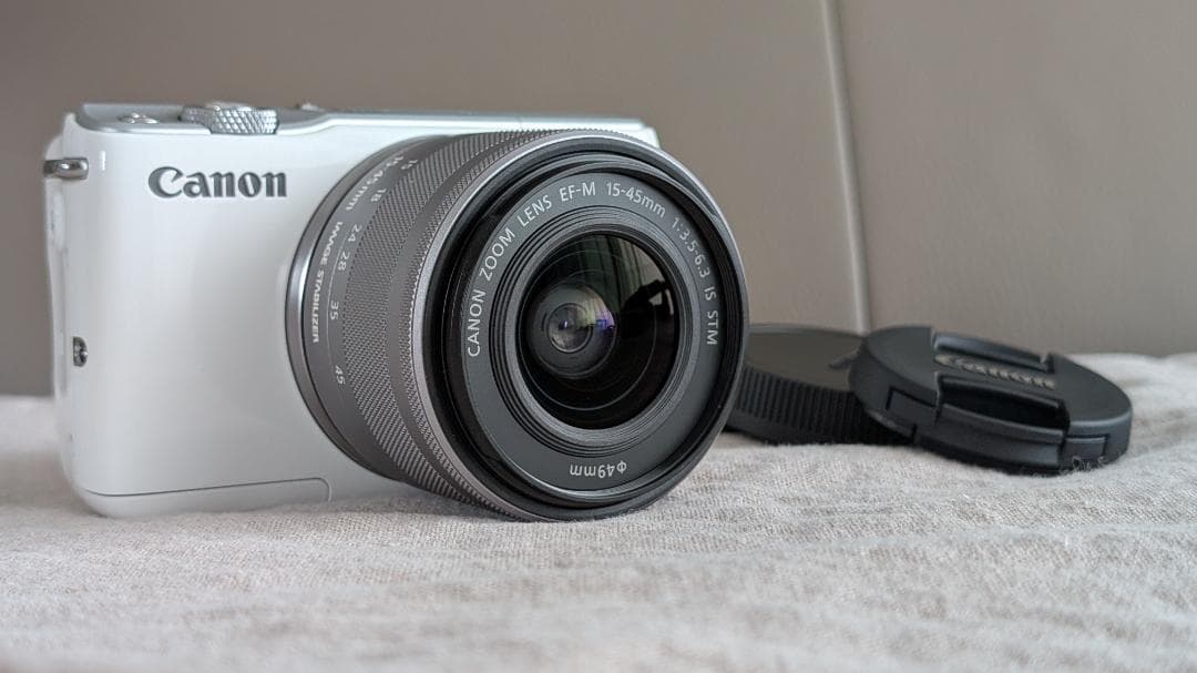 【美品】Canon EOS M10 ホワイト レンズ付き