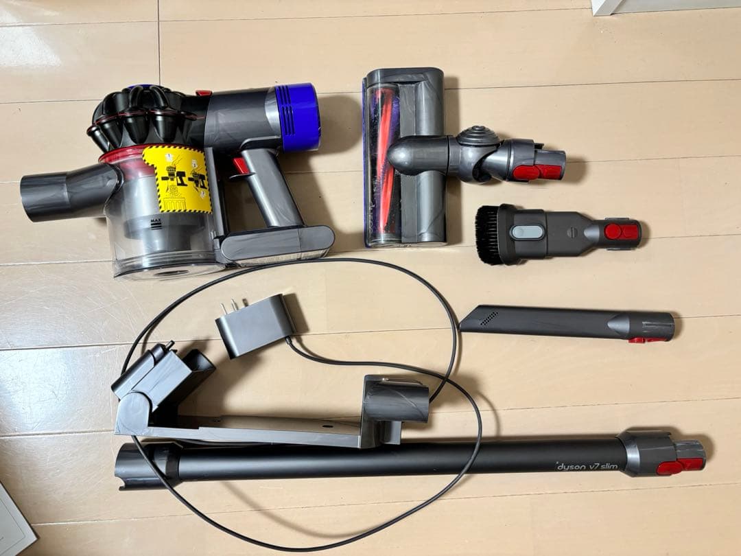 【スタンド付】Dyson V7 Slim スティッククリーナー 本体