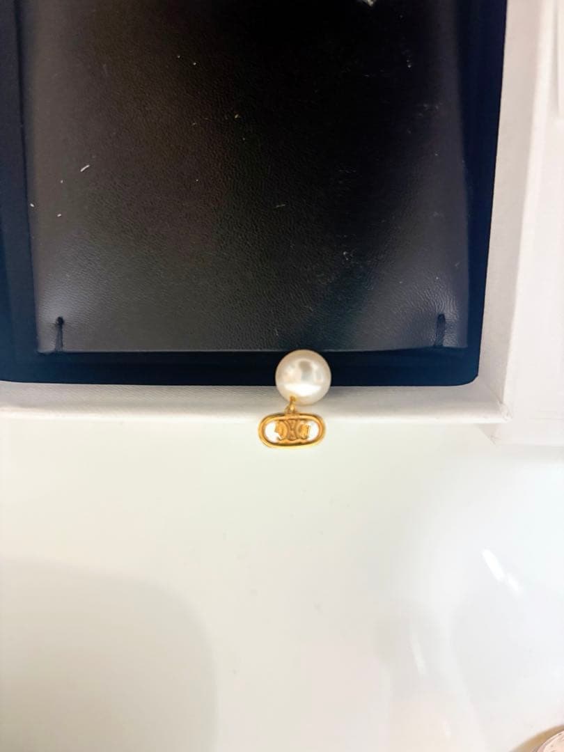 CELINE 片耳用ピアス パール