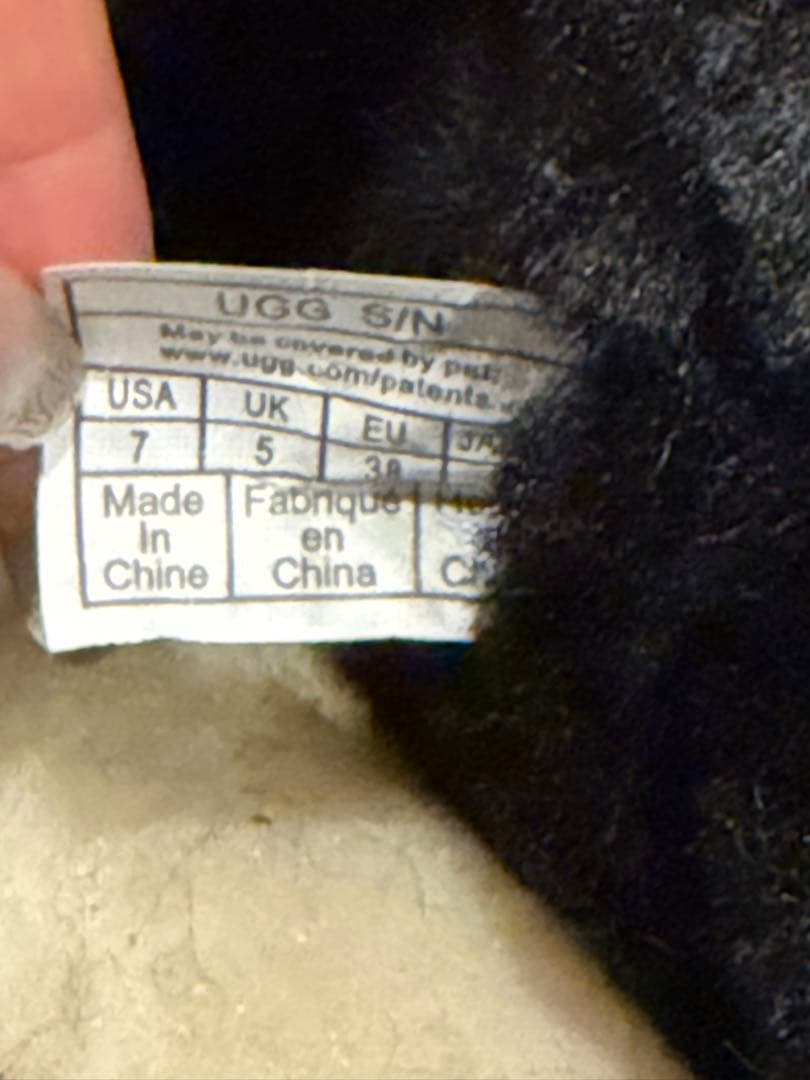 24 新品 UGG ムートンブーツ BLACK 黒