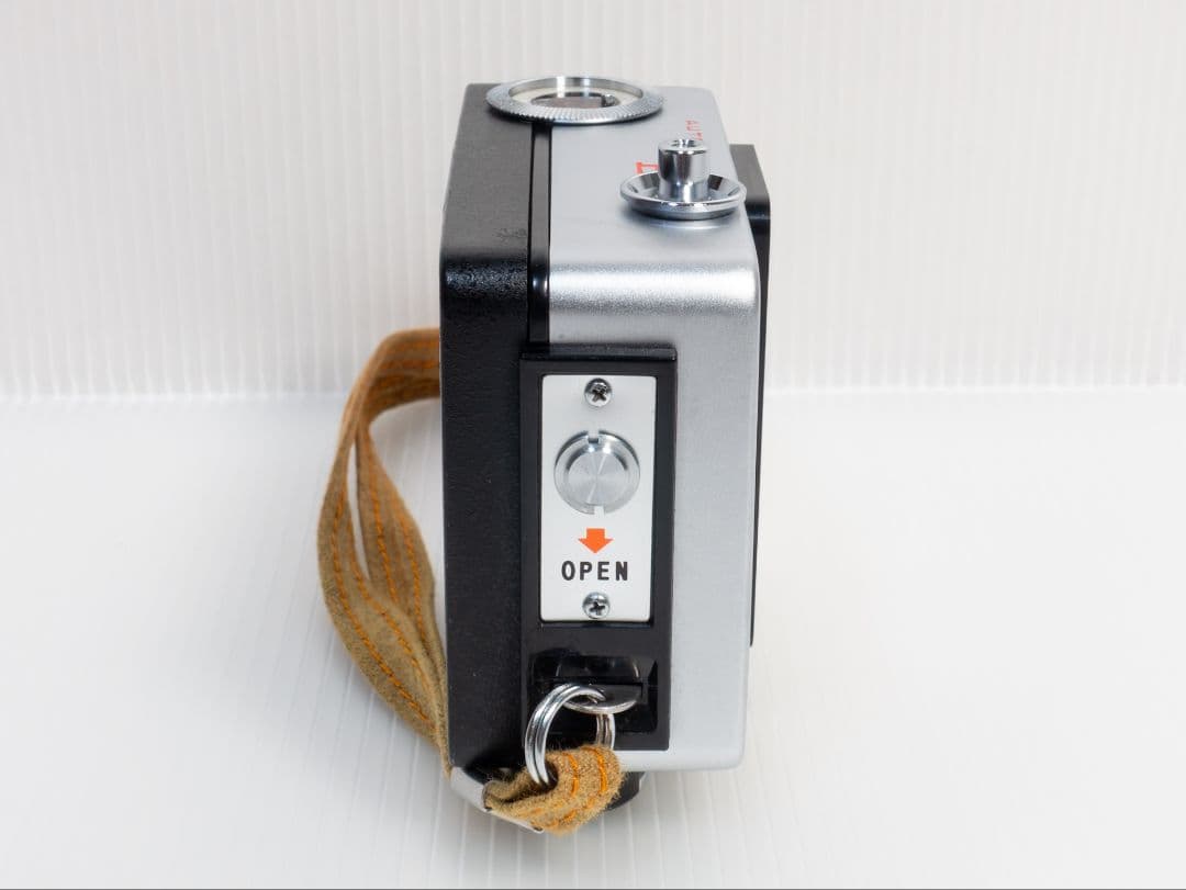 ㉔【最終値下】RICOH AUTO HALF E 「レッド 」12/31出品終了