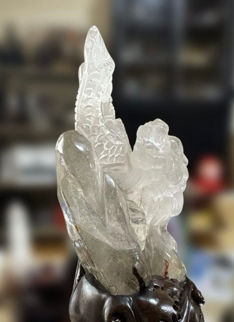 お値打ち　水晶　龍彫　ライモナイト他共生　台座付