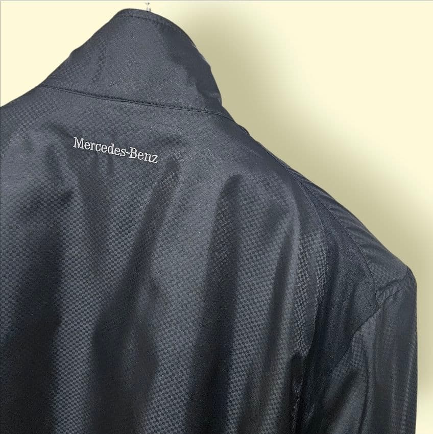 美品メルセデス・ベンツ&タイトリストメンズゴルフ2ウェイJKブラックM 蓄熱