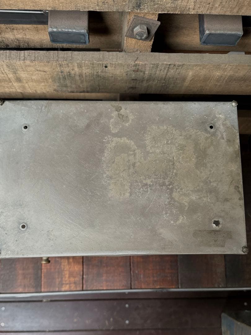 アンティーク ガラス キャビネット スチール シャビー　おしゃれ　 棚