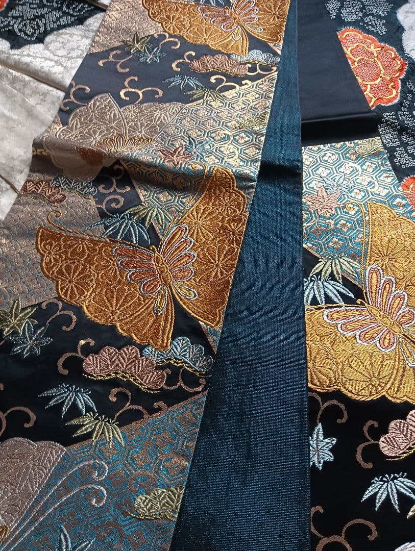 振袖フルセット　古典的な絞り　黒　朱　金駒刺繍　164/66.5