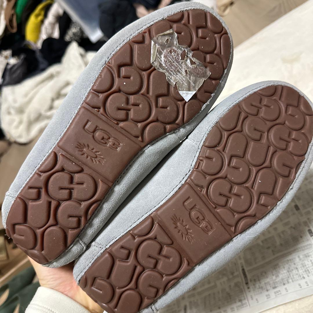 UGG グレー モカシン　美品