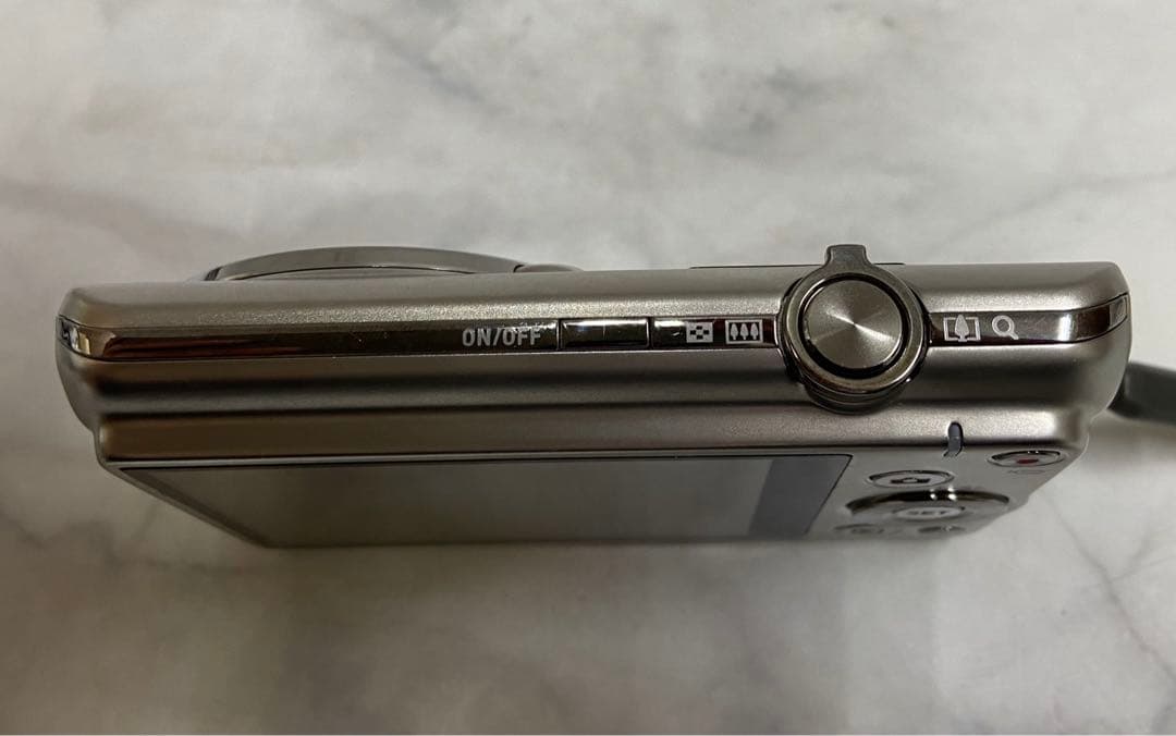 デジタルカメラ CASIO EXILIM 16.1 MEGA PIXELS EX-ZS25