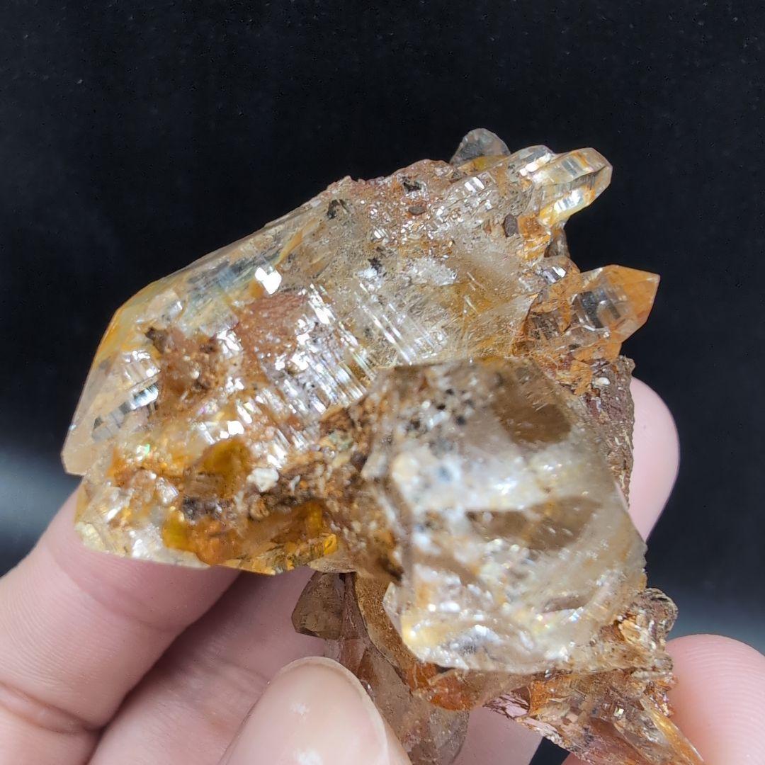 高品質 ガネッシュヒマール産　水晶　ポイント D