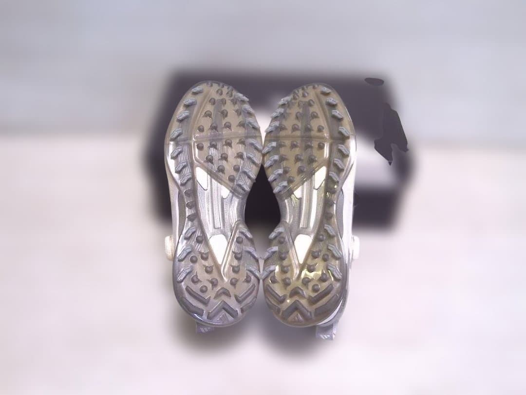 み*る様 新品）アディダス　ゴルフシューズ BOAホワイト/シルバー/グレー　2