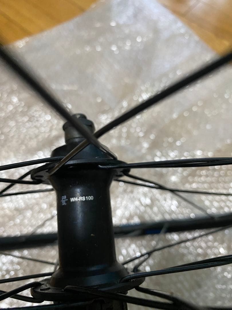 WH-RS100 完組ホイール ブラック/シルバー