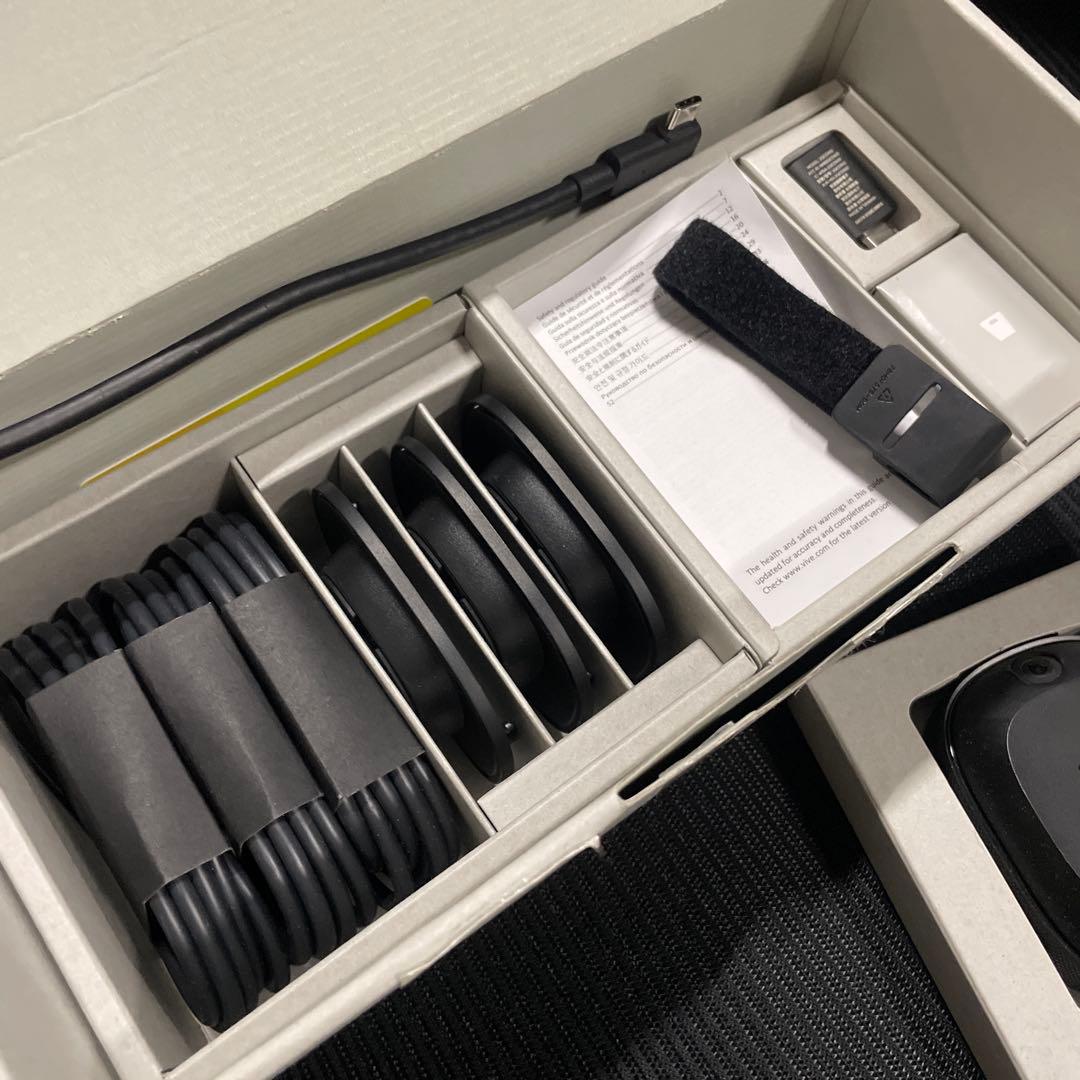 VIVE ultimate tracker アルティメット　トラッカー