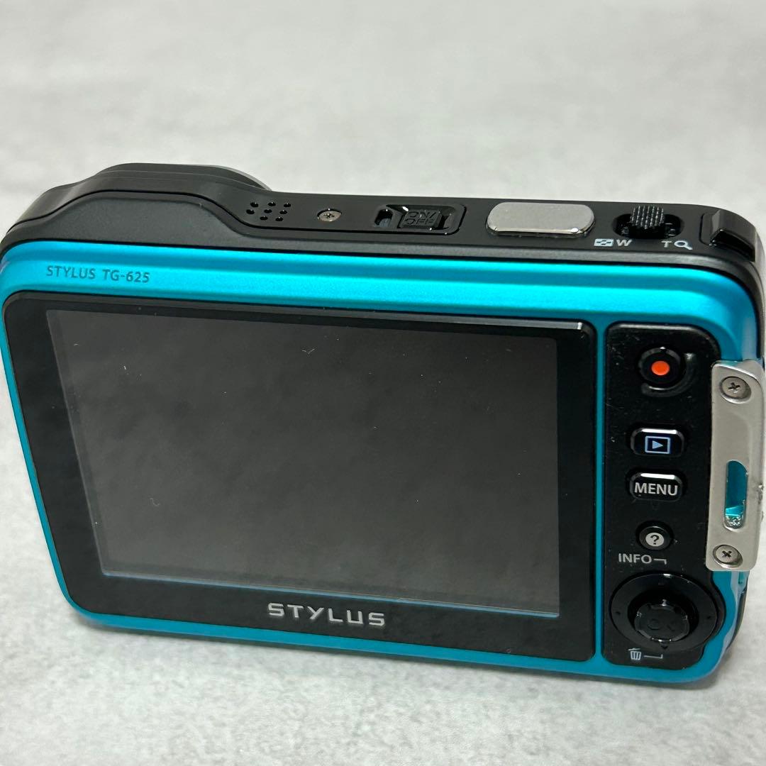 オリンパス TG-625 防水デジタルカメラ　防水　ビデオカメラ　アウトドア