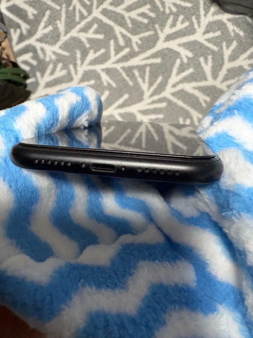 美品❗️iPhoneXR Black 64GB ケース付 バッテリー90%