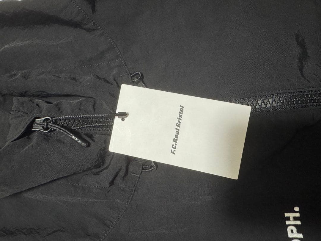 F.C.R.B. ブラックナイロンジャケット　新品未使用　Mサイズ　即完売
