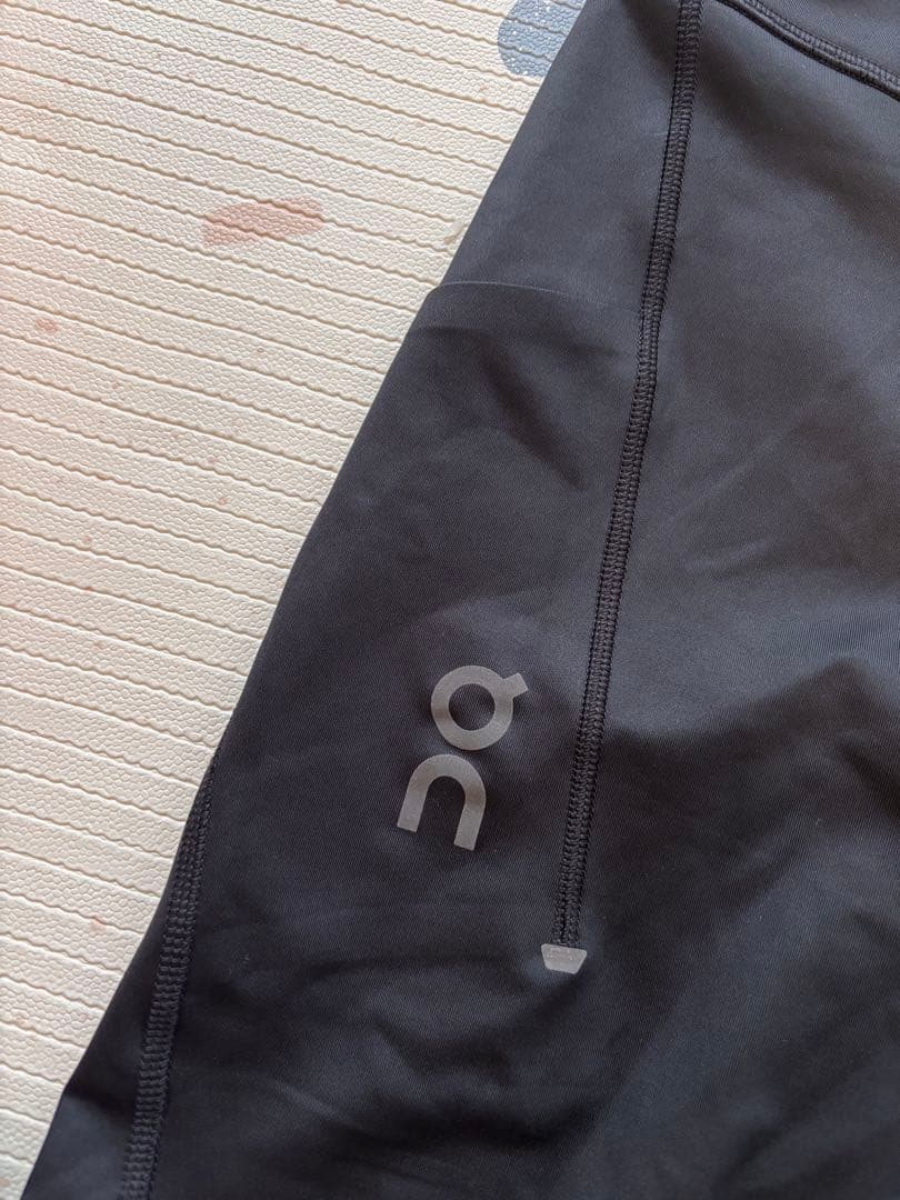 ON パフォーマンスタイツ Sサイズ