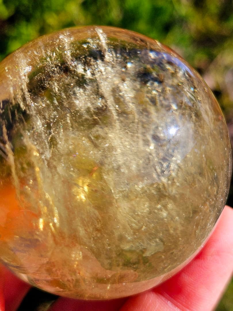 金運アップ‼️虹入りマダガスカル産 天然シトリン丸玉 貫入水晶かも❔
