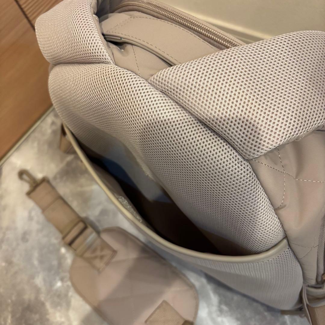 monchéri（モンシェリ）撥水ドームキルティングリュック ベージュ 美品