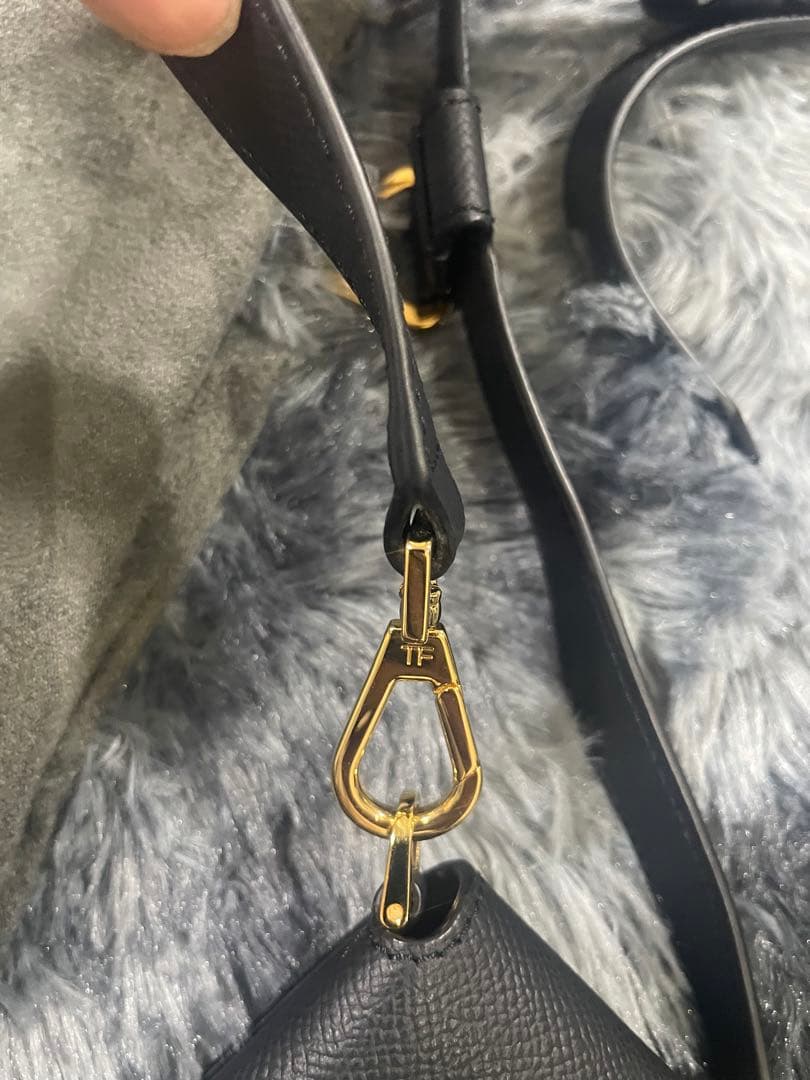 TOM FORD スマホショルダーバッグ