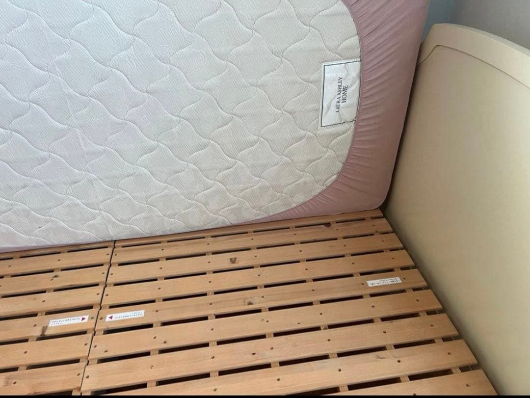 ローラアシュレイ　ベッドフレーム