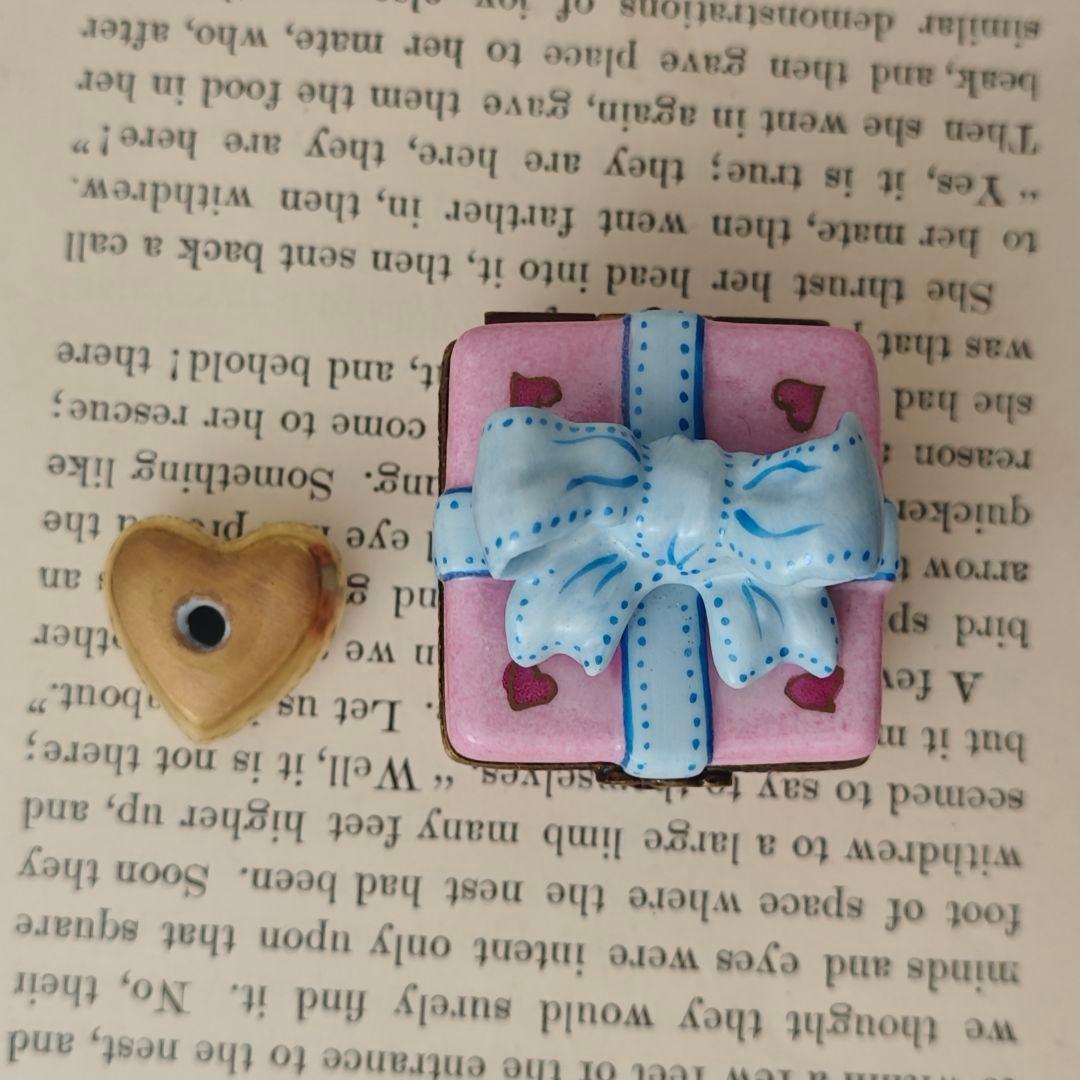 リモージュボックス　ハート柄のプレゼントボックス　フランス製　小物入れ　陶器