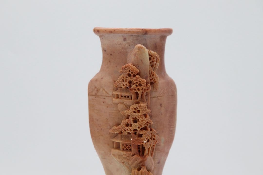 中国　寿山石　花瓶　浮き彫り山水楼閣　送料込み250510