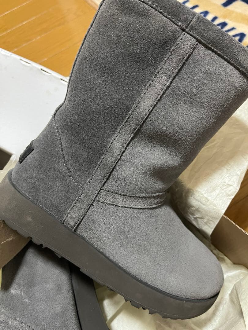 ugg クラシック ショート ウォータープルーフ 23cm