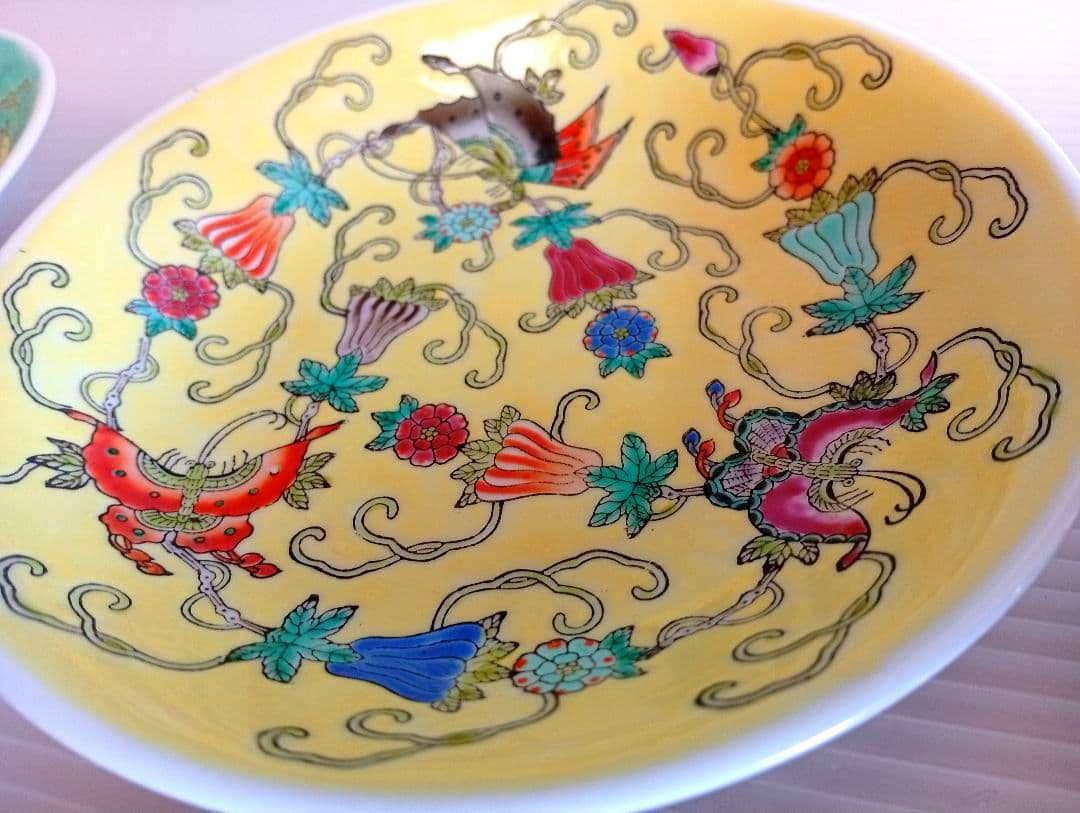 景徳鎮 粉彩花蝶紋 N 手描き