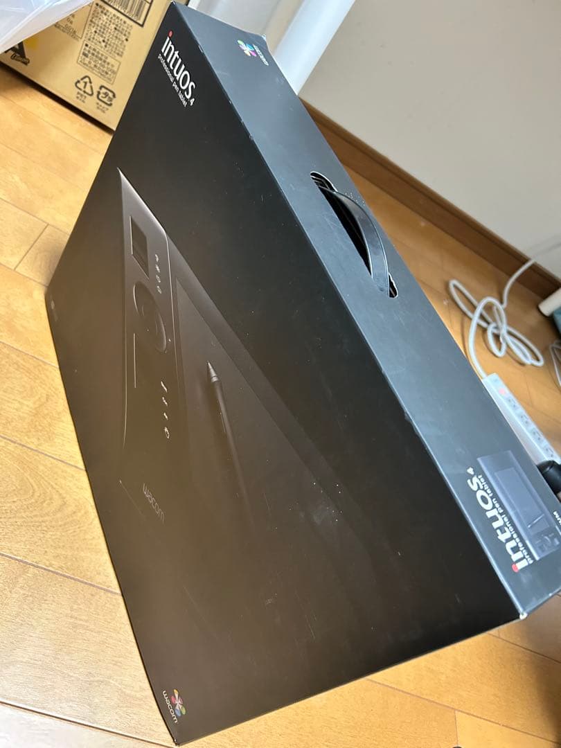 ワコム ペンタブレット intuos4 Medium