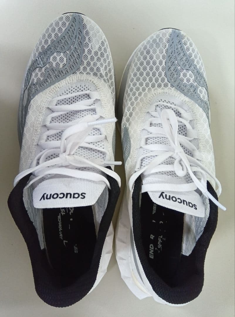 サッカニー　エンドルフィンプロ4　27.5cm