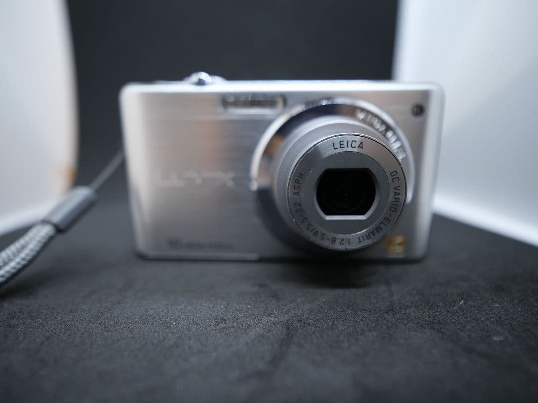 【動作確認済・電池充電器付】LUMIX コンデジDMC-FS7