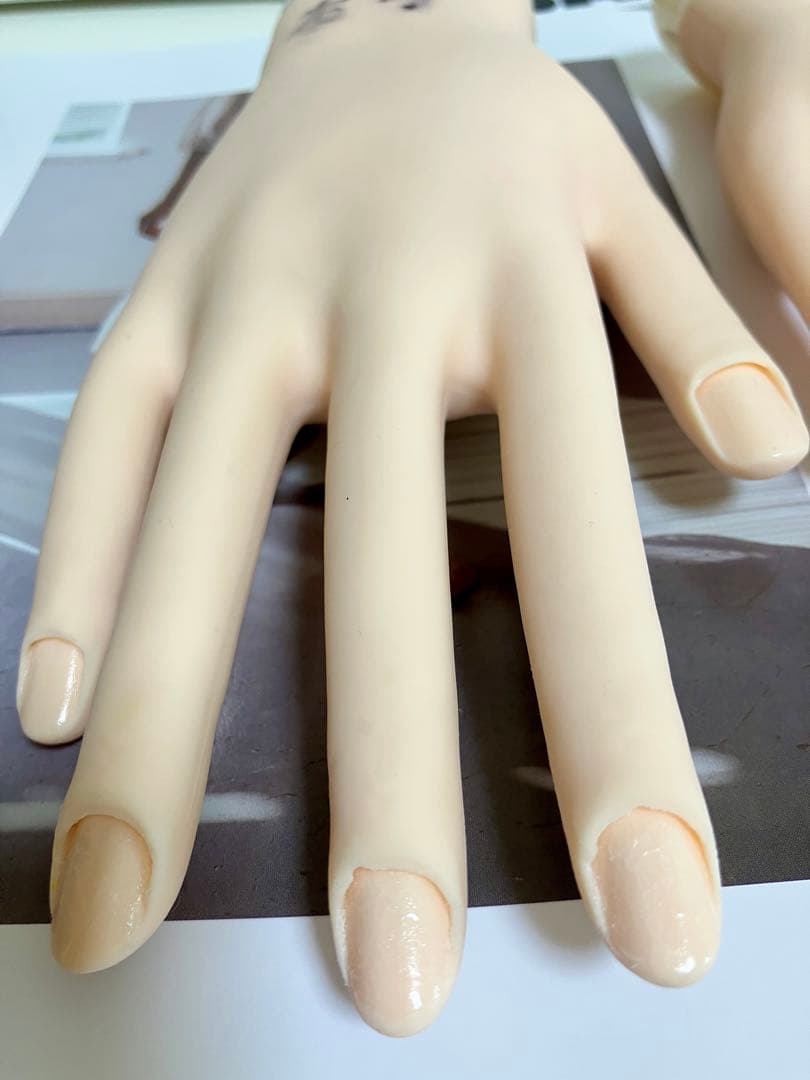 認定モデルハンド　10本エメリーボードとキューティクルシール付き　美品