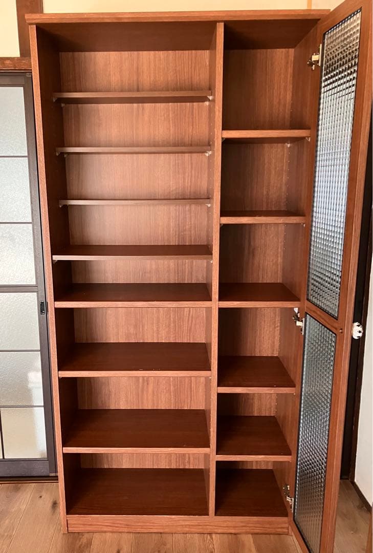 木製ラック ガラス扉付き