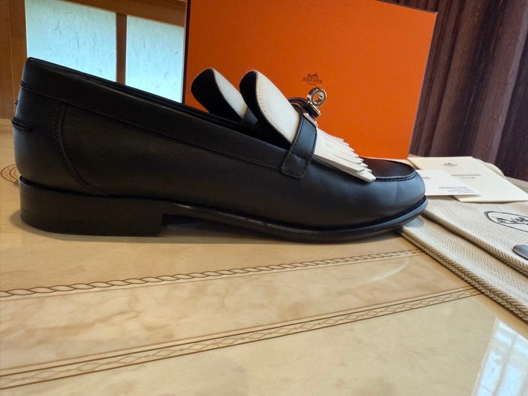 HERMES フリンジローファー ブラック・ホワイト