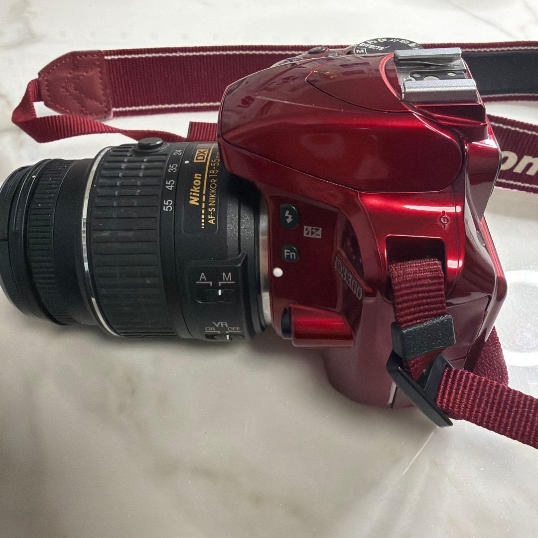 Nikon D3300レッド