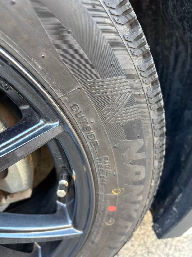 MM様プリウス195/60R17 90Qスタッドレス+ホイール4本セットナット付