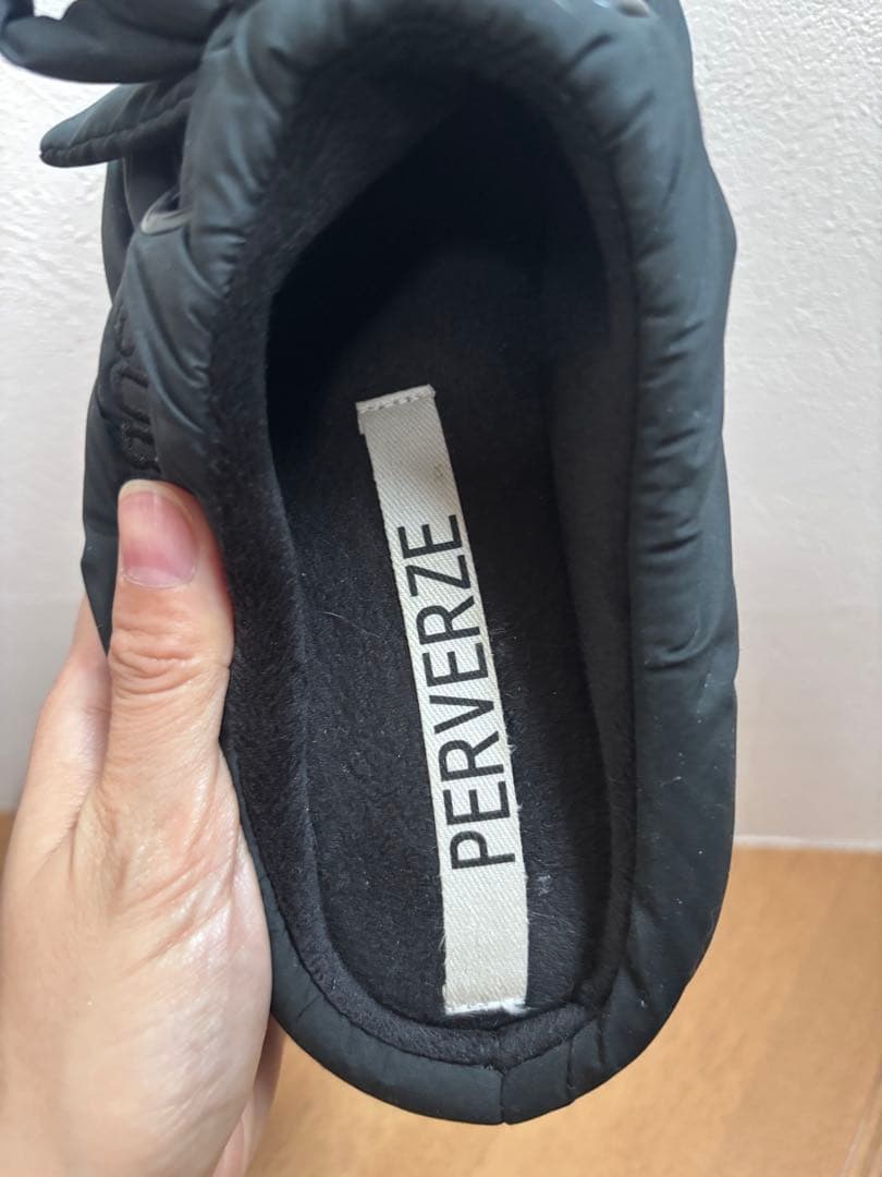 PERVERZE SUBU スリッポンサンダル 2024