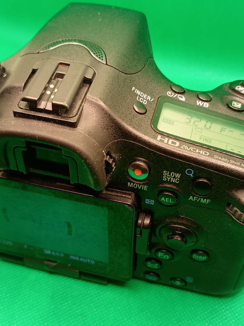 じ*ゃ様 SONY α77 SLT-A77V 高速連写ボディ バッテリー2個・充