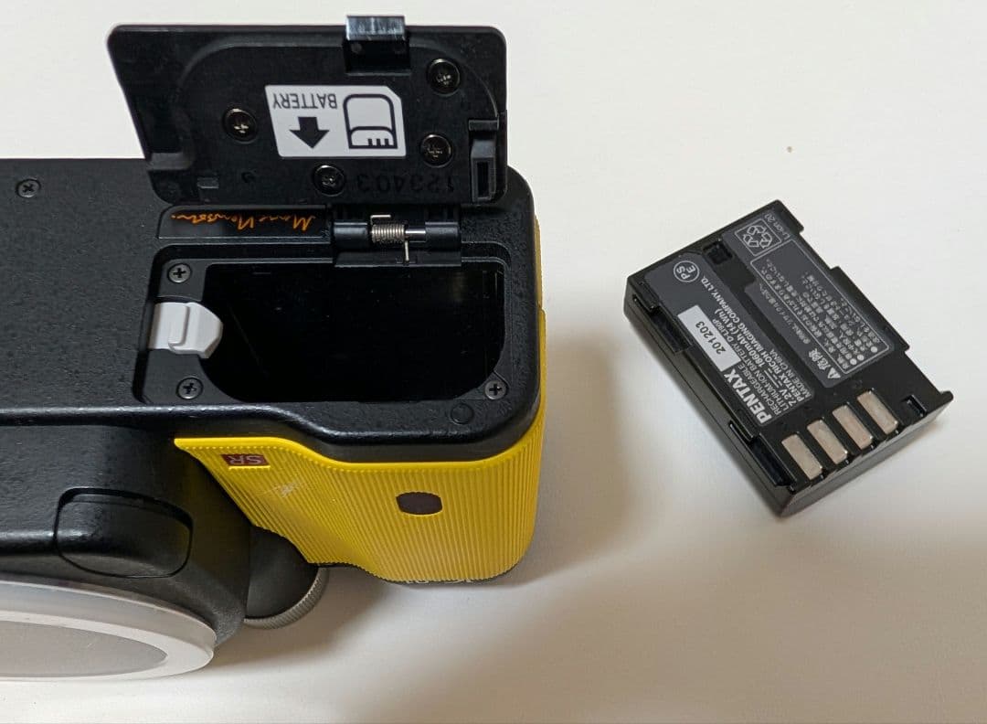 Pentax K-01 レンズ交換式デジタル一眼カメラ ボディ