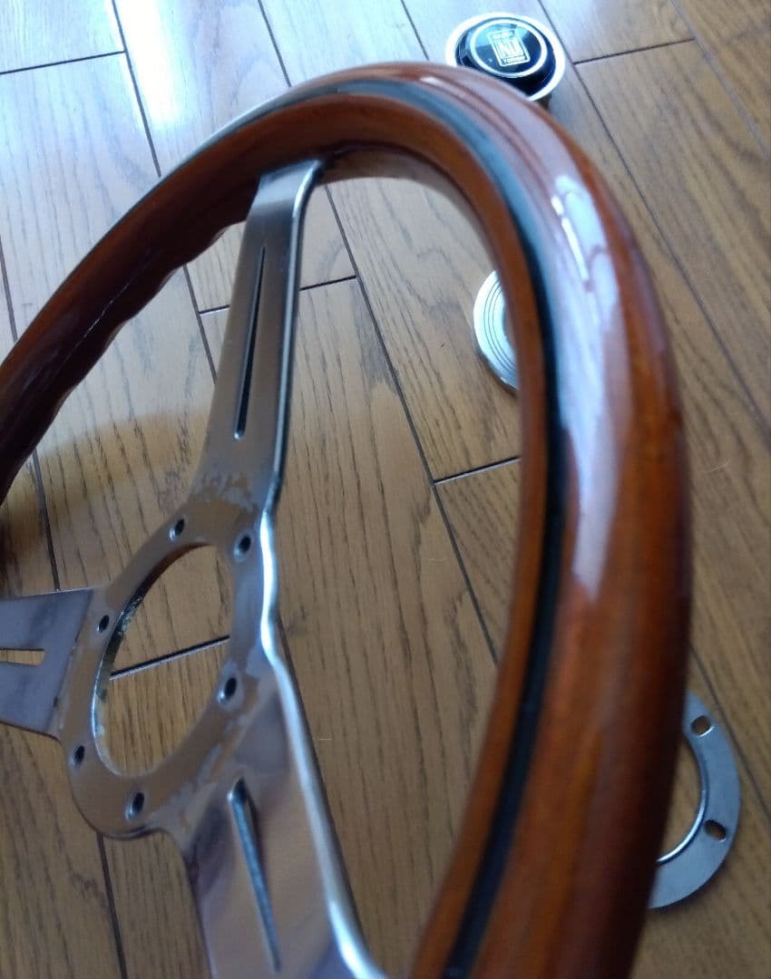 【NARDI Classic】32.5Φ〜 33Φ ウッドステアリング　ナルディ