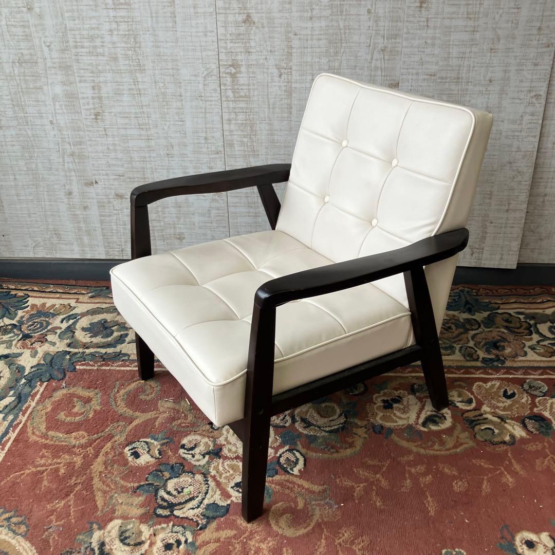 北欧レトロ 木製フレーム アームチェア 一人掛けソファー ロビーチェア ホワイト