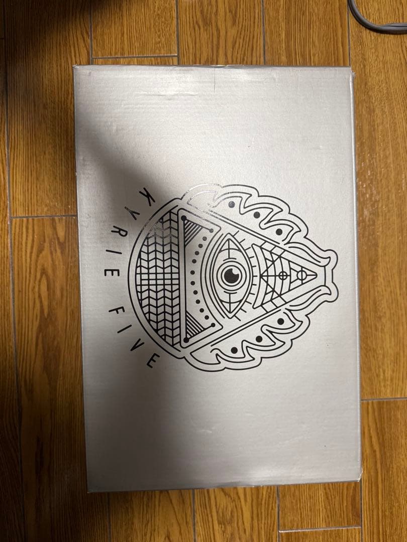 Nike Kyrie 5 “スポンジ・ボブ（パトリック）