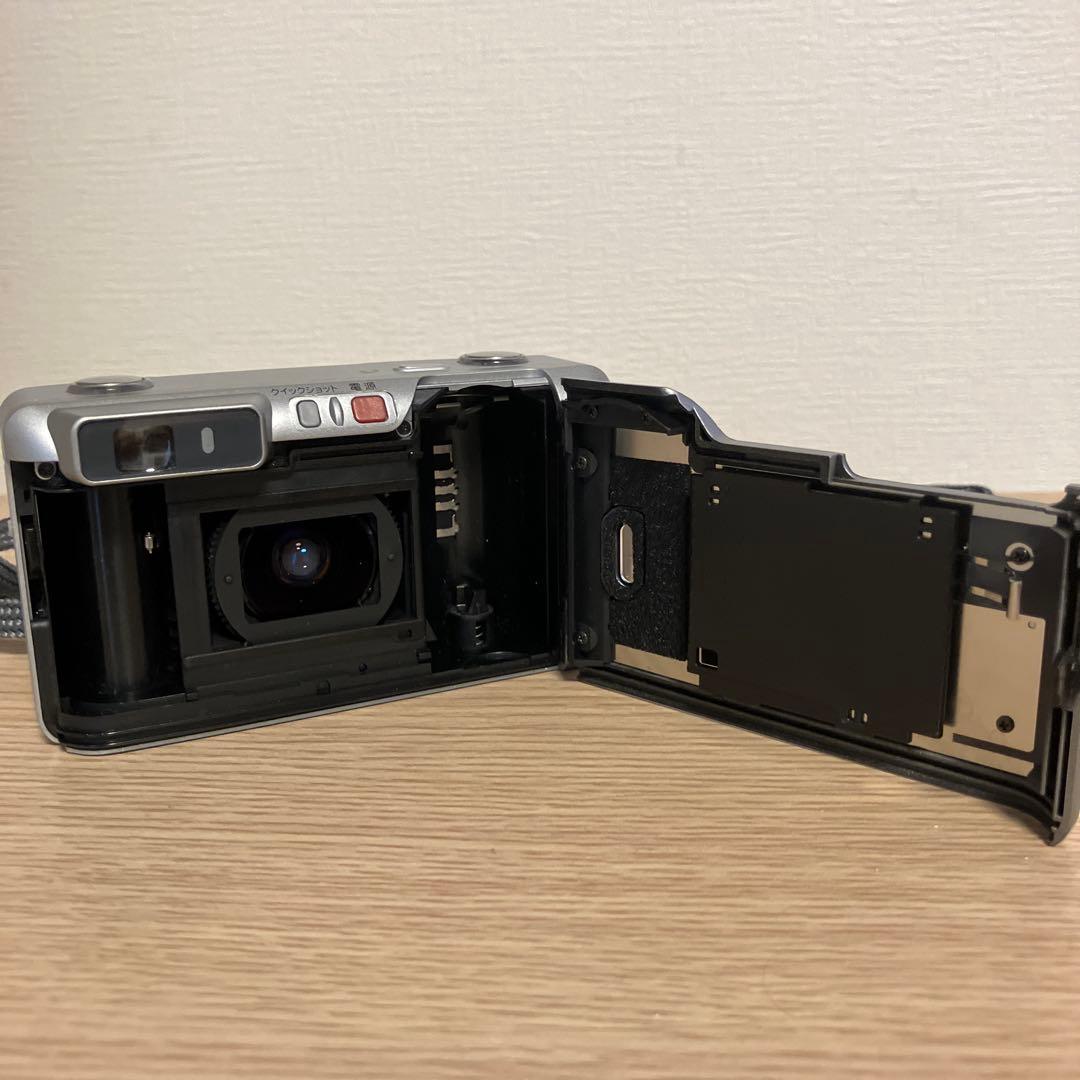 フィルムコンパクトカメラ FUJIGILM Silvi F2.8 ストラップ付