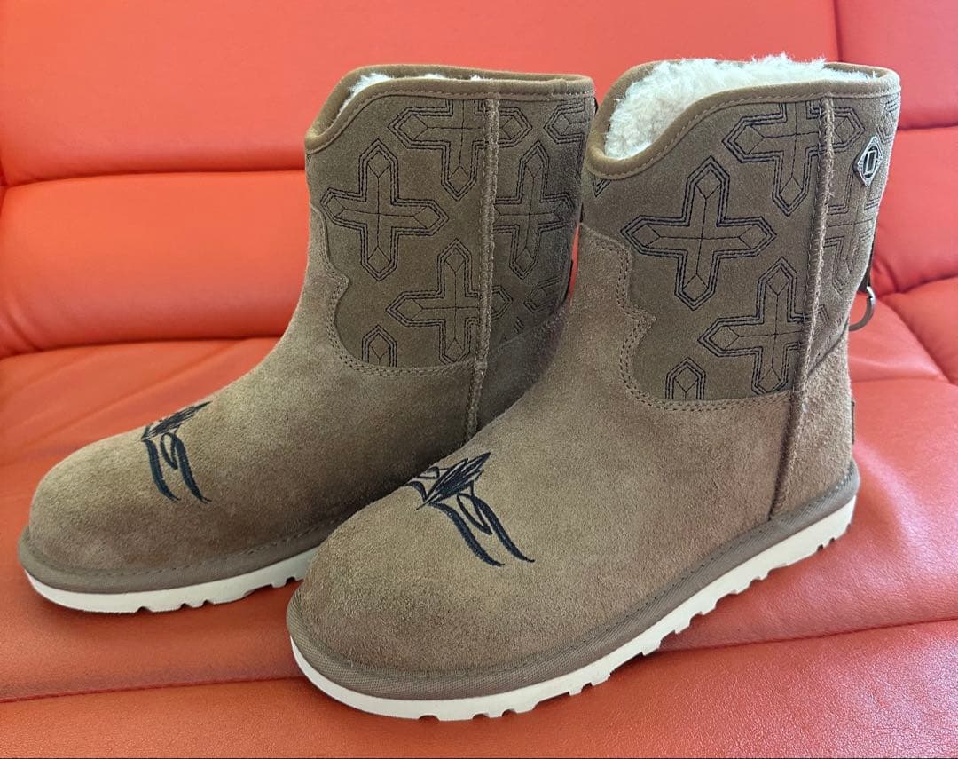 UGG discordance ベージュ ムートンブーツ