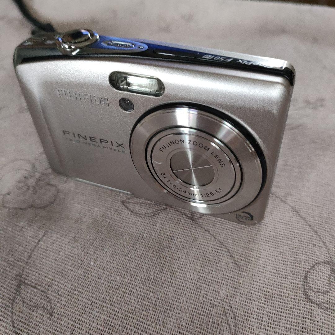 FUJIFILM FinePix F50fd シルバー
