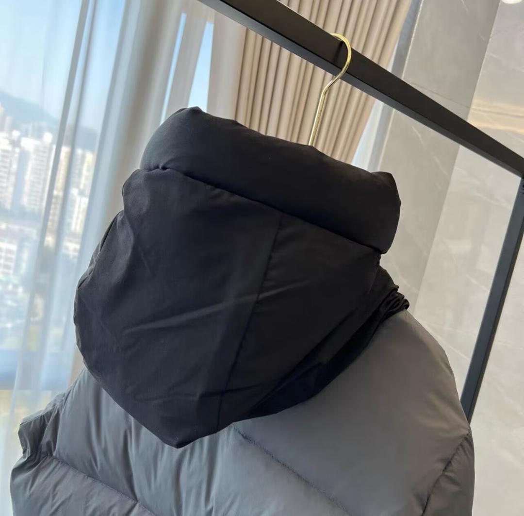 ダークグレー フード付きダウンジャケット+++