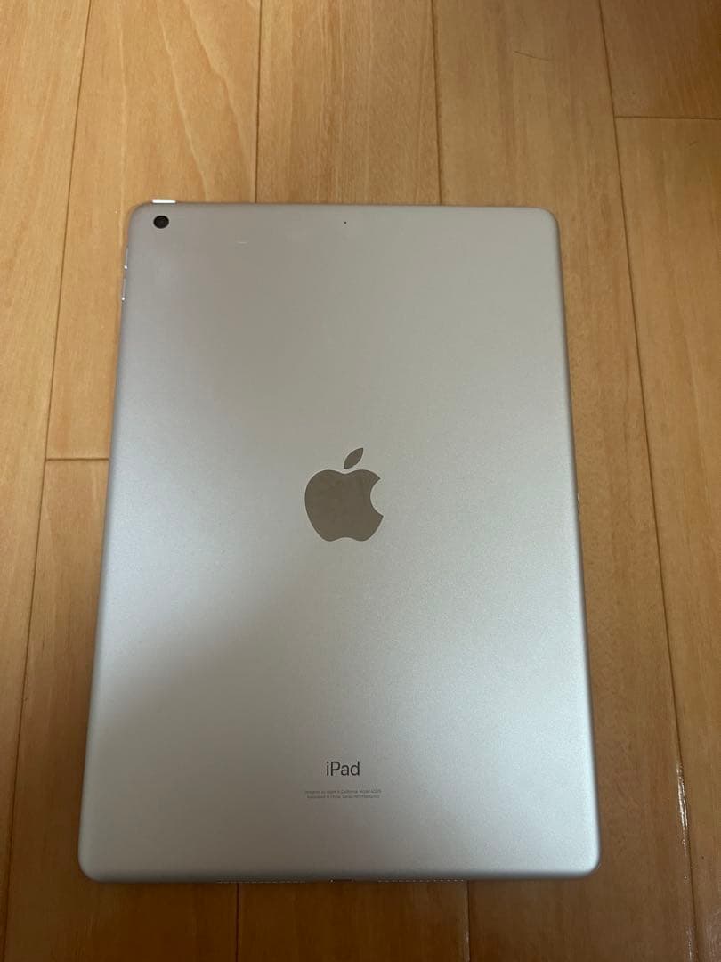 Apple iPad 第8世代 10.2インチ シルバー 本体