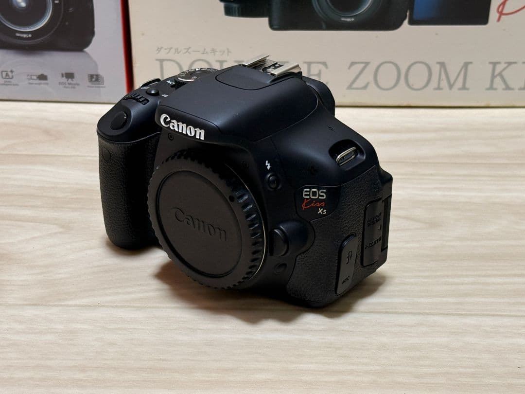 Canon EOS Kiss X5 ダブルズームキットEF-S18-55mm