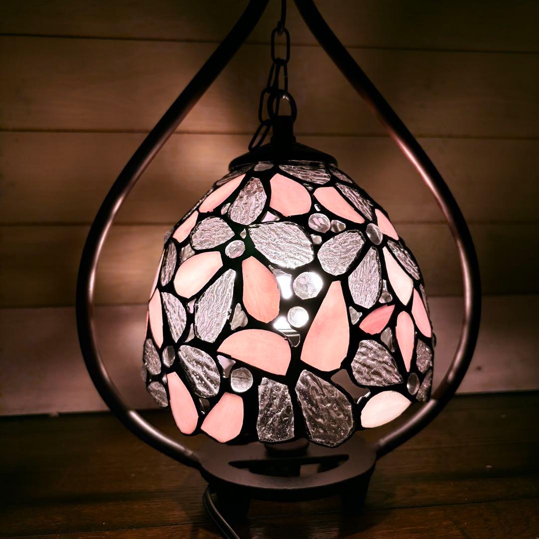 新品未使用　ピンク　ステンドランプ　ステンドガラス　吊り下げ型　桜　ハナハナ